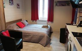 Joli studio dans un ancien hôtel du XIX siècle - réservation minimum 3 nuitées